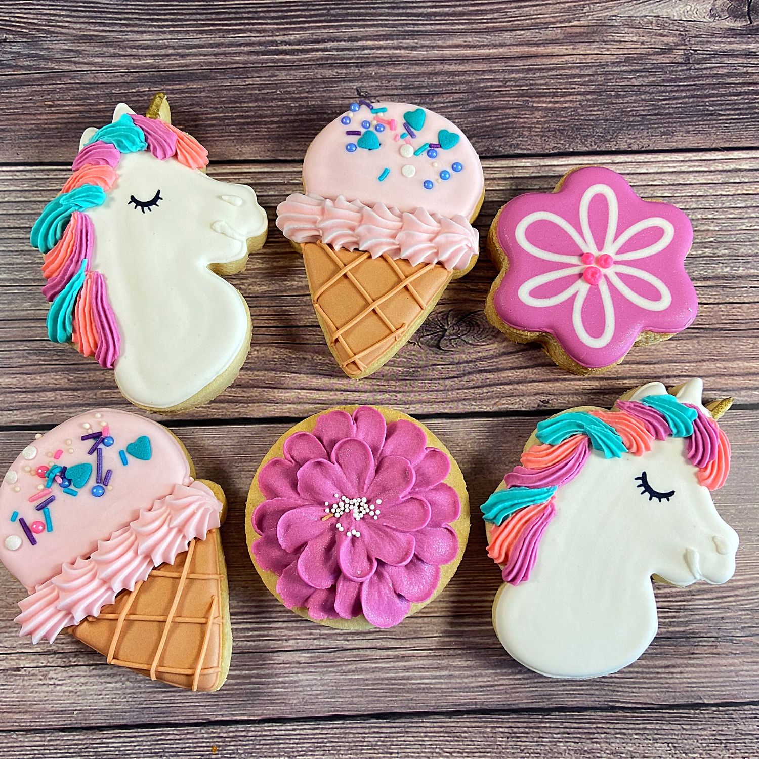 SWEET UNICORNS (Dozen) SWEET UNICORNS (Dozen)