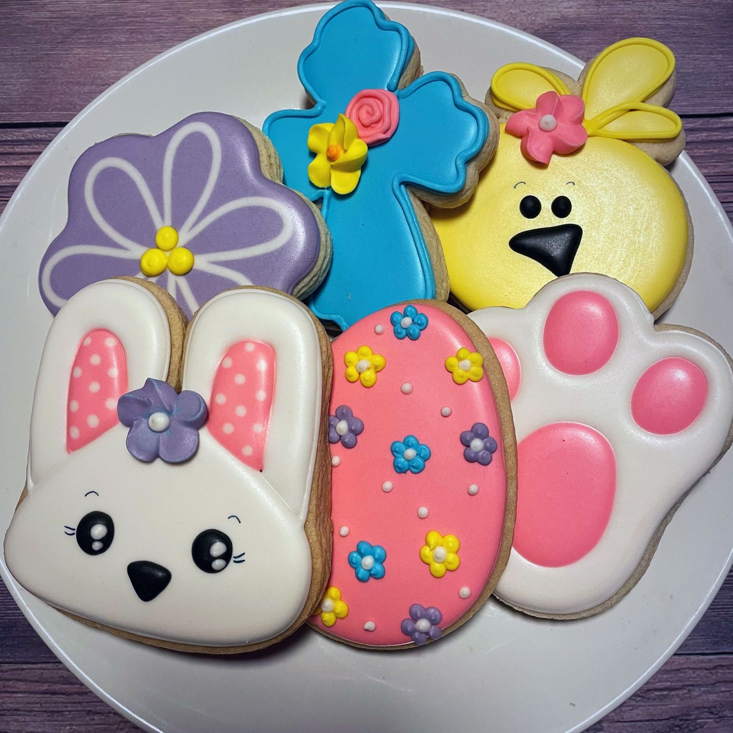 EASTER BUNNY (Dozen) EASTER BUNNY (Dozen)