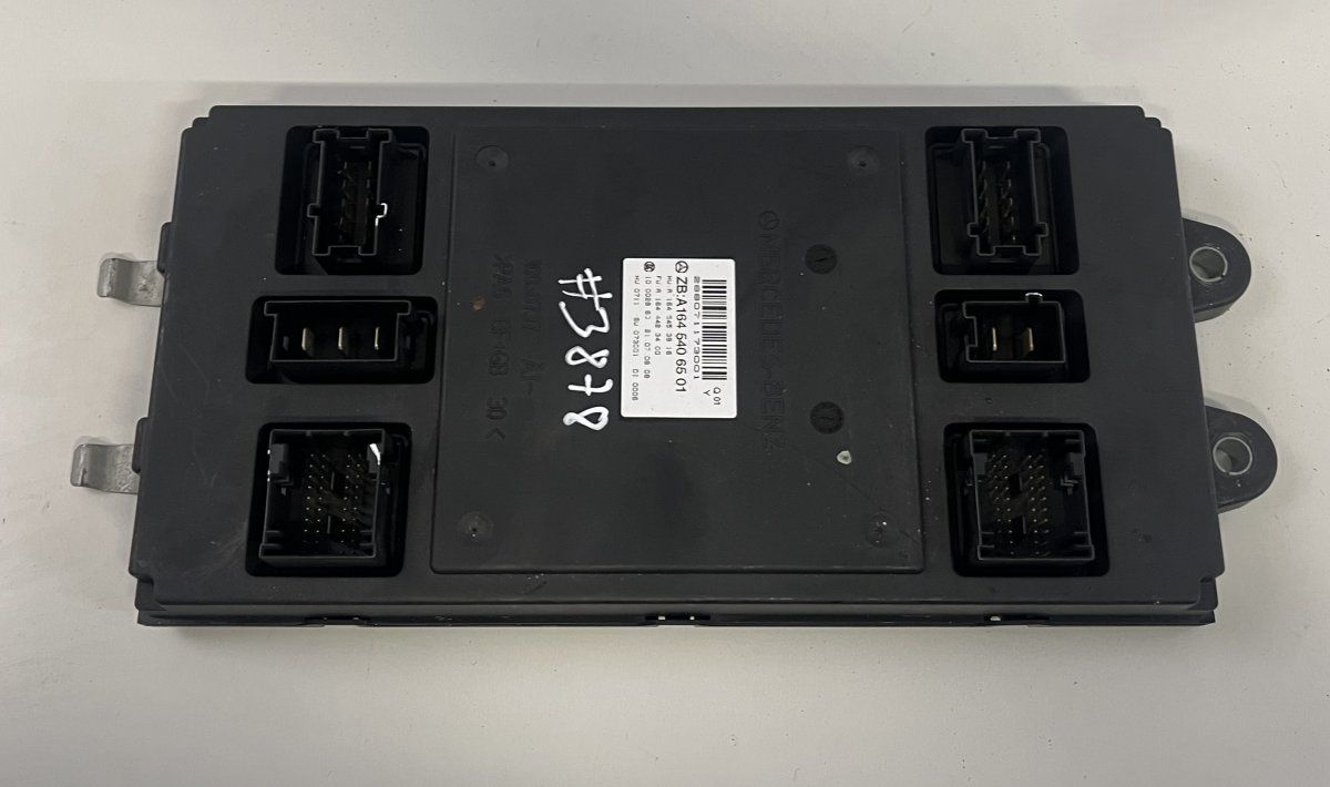 A1645406501 A1645453916 A164423400 Fuse box MERCEDES-BENZ ML-CLASS (W164) (2005-2011)