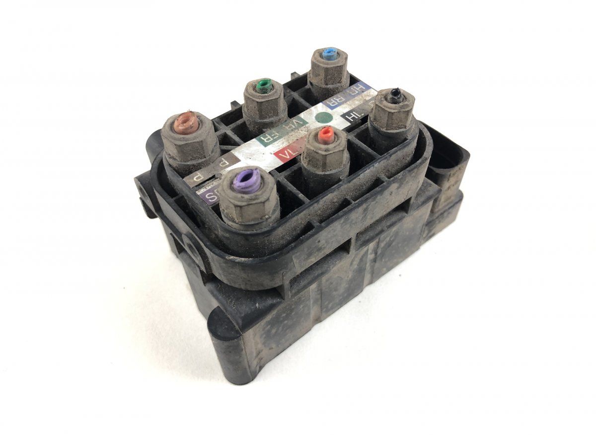 4H0616013B Air suspension valve block AUDI A8 (4H) (2009-2017)