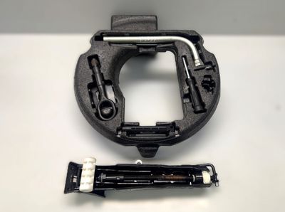 4G0012109A 4G0011031K 8K0805615 8N0012219 Jack AUDI A6 / A6 ALLROAD (C7, 4G) (2010-2018)