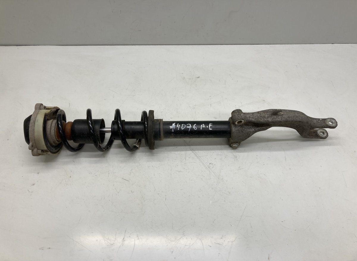 SW0413031BA 8W0413333 Shock Absorber Front Right AUDI A4 (8W, B9) (2015-)