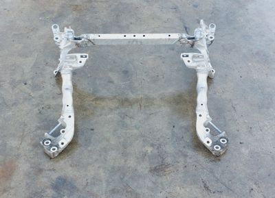 8T0399315J Греда на предната ос AUDI A4 / A4 ALLROAD (B8) (2007-2015)