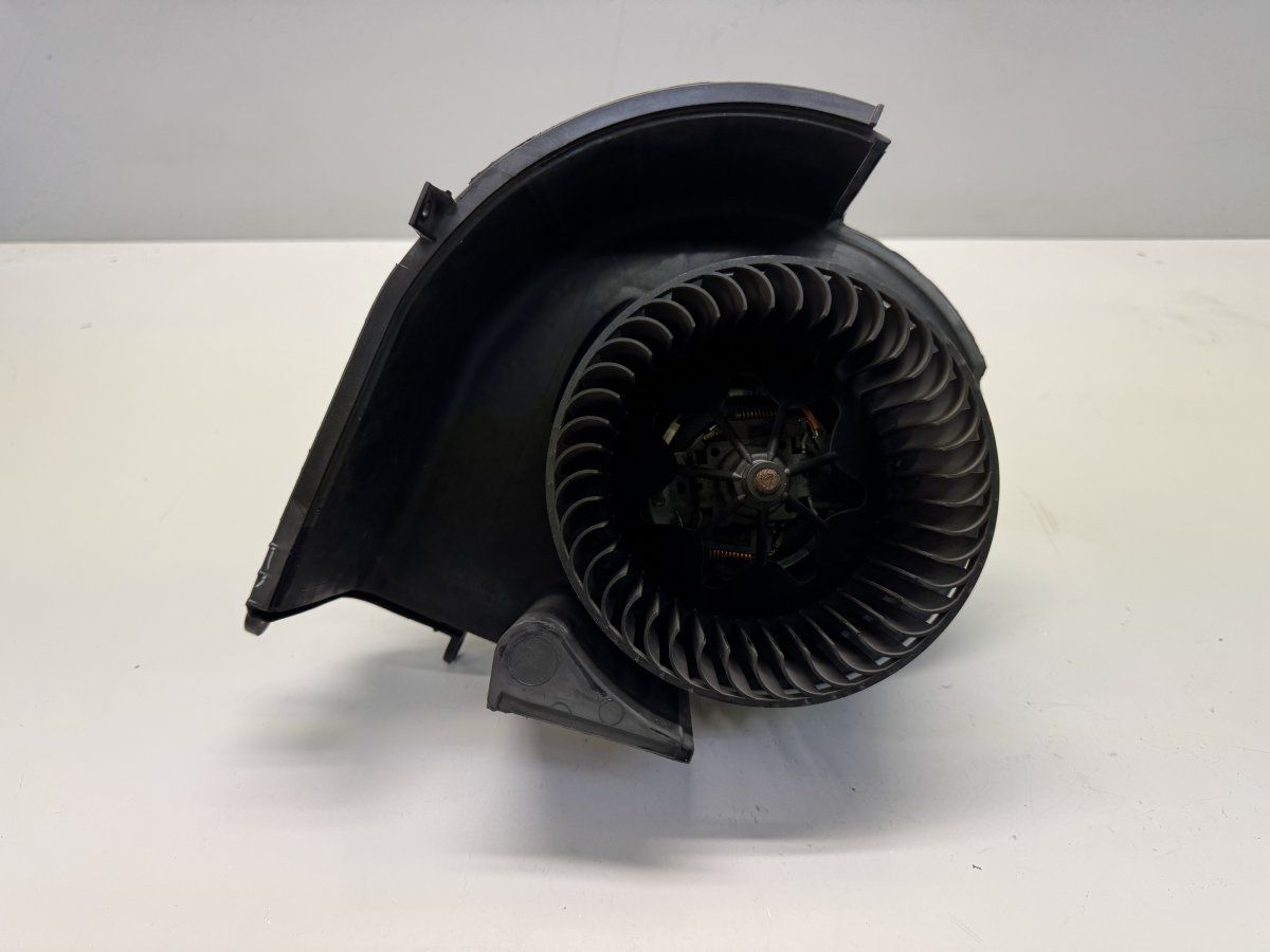 64119245849 T1000660WB Heater Fan BMW X5 (E70) (2007-2013)