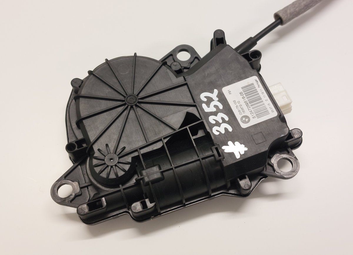 51247269516 51247269516-05 Central Locking motor bootlid / tailgate BMW 3 (F30, F31, F34, F80) (2011-2019)