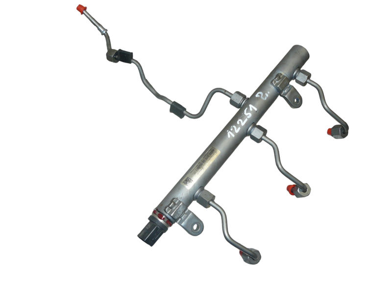 Fuel Distributor / fuel rail CHRYSLER 300C I (2004-2010)