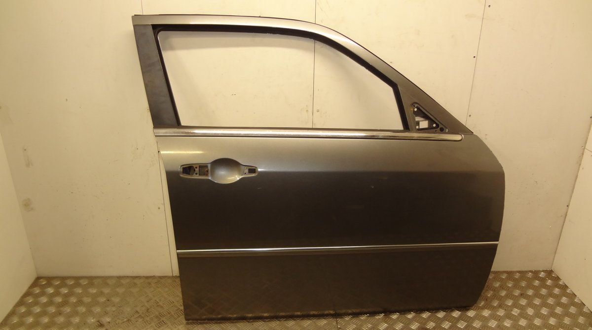 Door Front Right CHRYSLER 300C I (2004-2010)