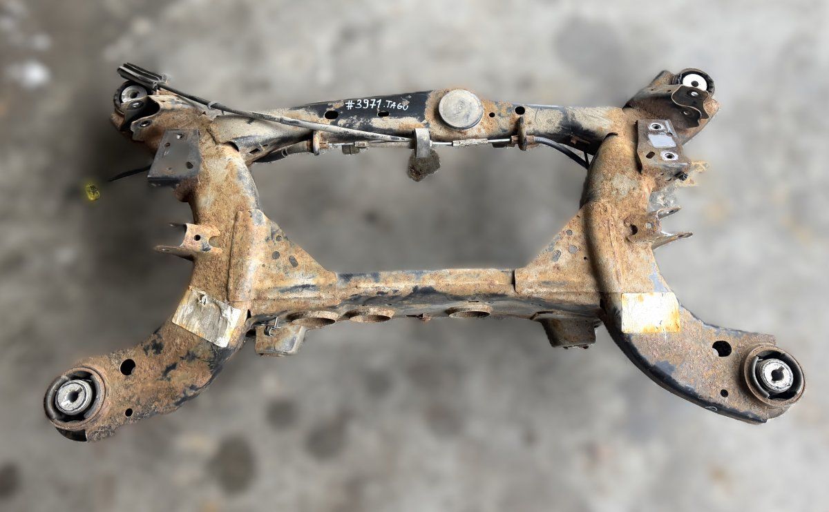 08651079 Rear axle Beam CHRYSLER 300C II (2010-2023)