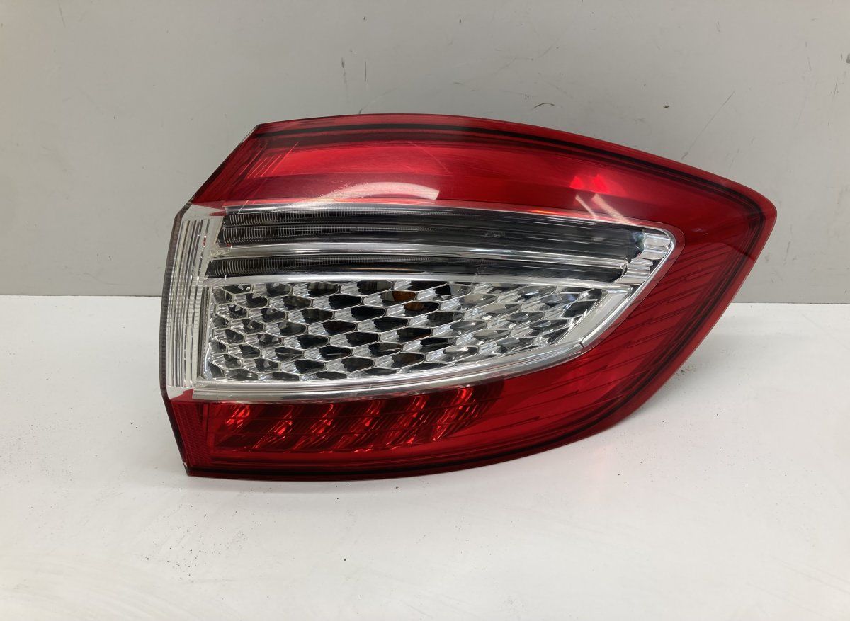BS7113404B Tail light, right FORD MONDEO Mk IV (BA7) (2007-2014)