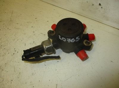 Fuel Distributor / fuel rail FORD MONDEO Mk IV (BA7) (2007-2014)