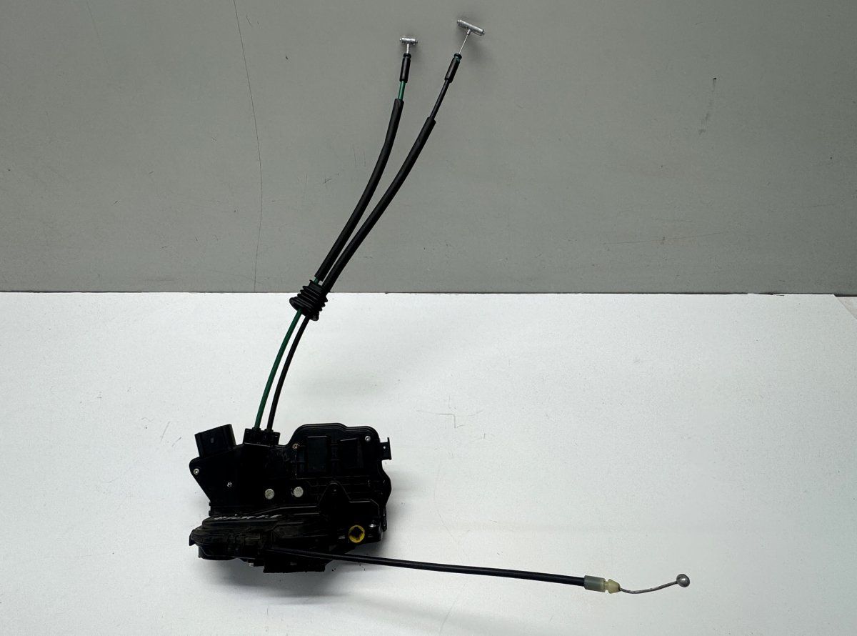 813102P000 Door Lock Front Left KIA SORENTO II (XM) (2009-2015)