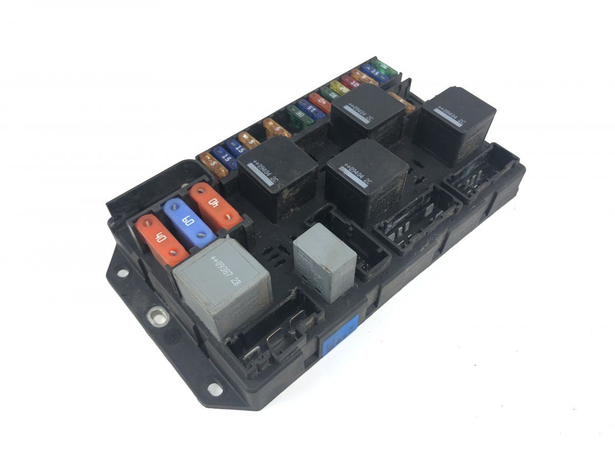 LR021665 Fuse box LAND ROVER RANGE ROVER III (LM) (2002-2012)