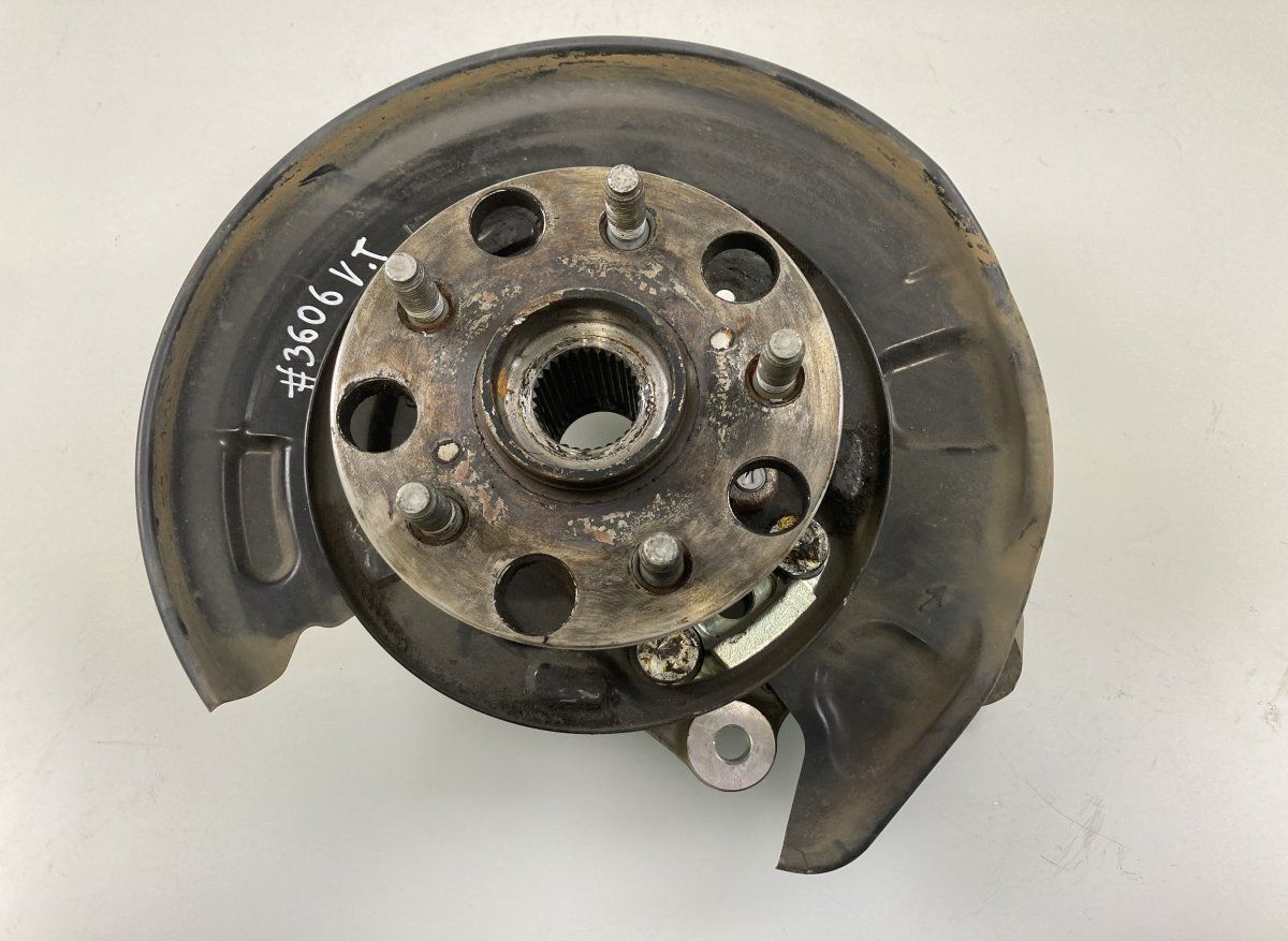 4230553020 Wheel bearing housing rear left LEXUS IS III (XE30) (2013-)