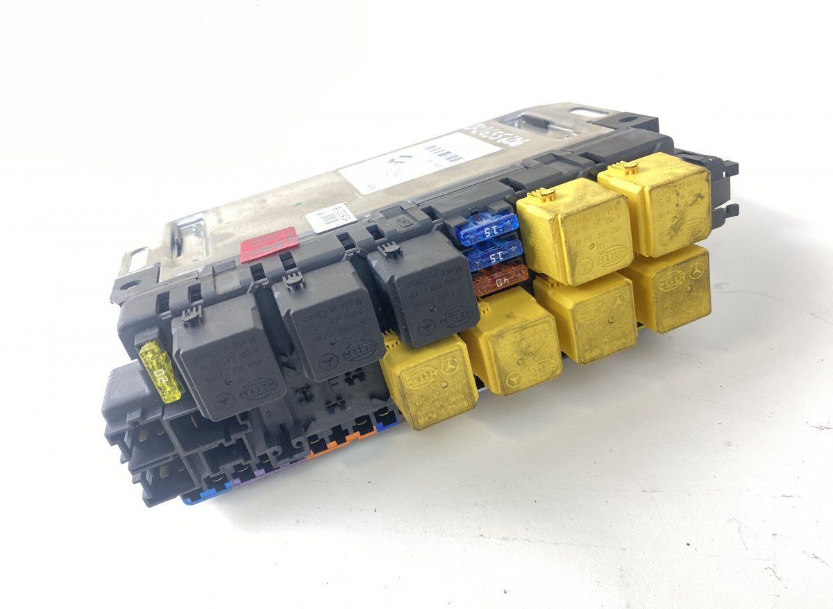 05045117 Fuse box MERCEDES-BENZ SL-CLASS (R230) (2001-2012)