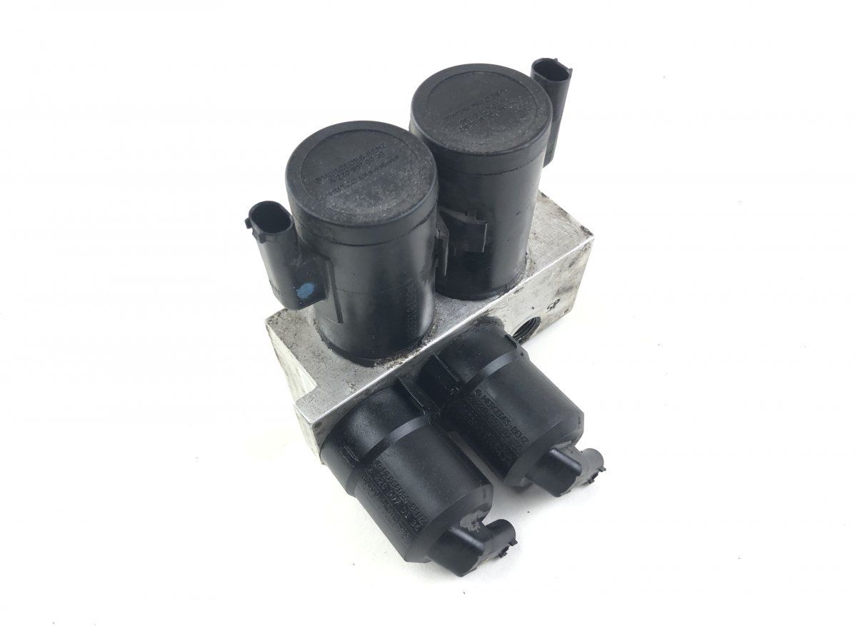 A2203200358 A2203201258 Air suspension / self-levelling suspension, other MERCEDES-BENZ SL-CLASS (R230) (2001-2012)