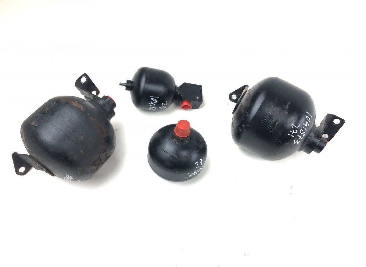 A2203270115 A2203270215 A2203200415 Air spring Load Accumulator Front left MERCEDES-BENZ SL-CLASS (R230) (2001-2012)