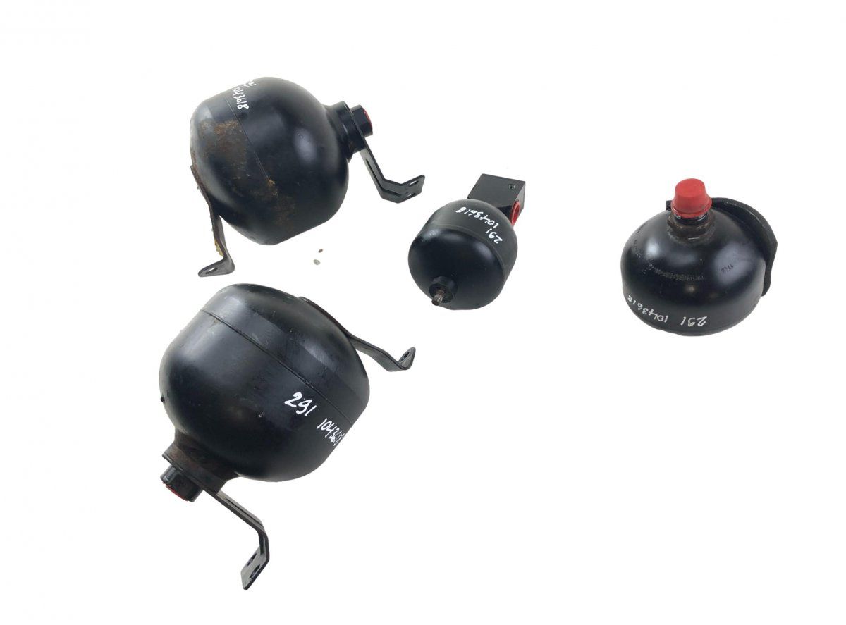 A2203270115 A2203270215 A2203200415 Air spring load accumulator set MERCEDES-BENZ SL-CLASS (R230) (2001-2012)