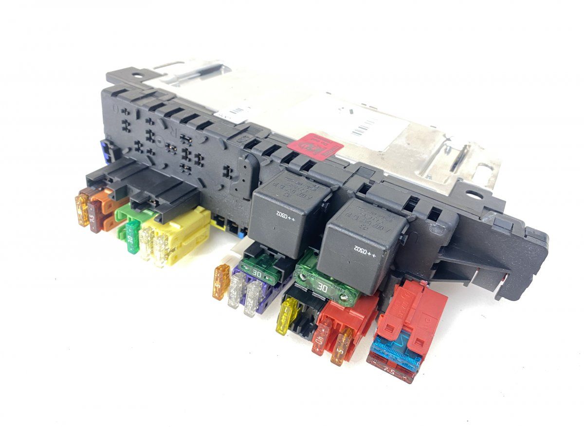 05045139 05045135 05045131 Fuse box MERCEDES-BENZ SL-CLASS (R230) (2001-2012)