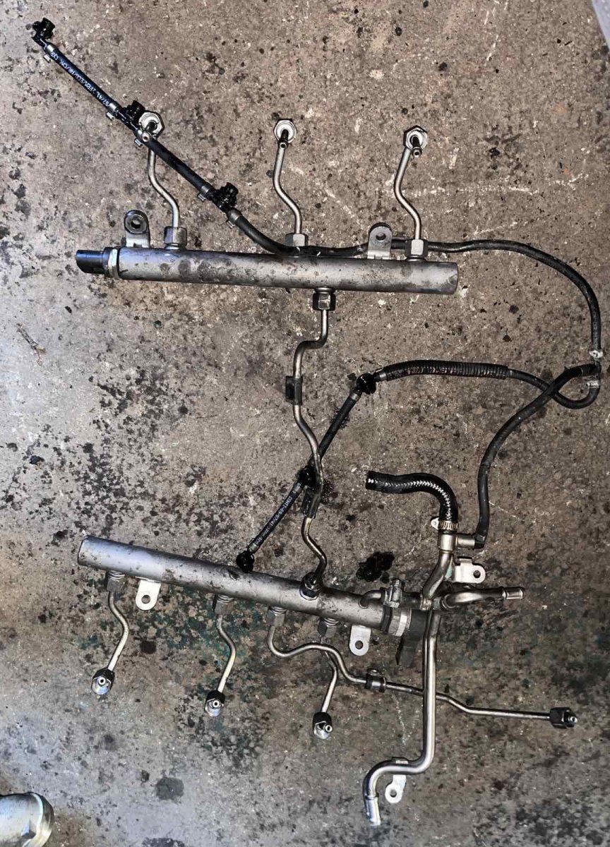 Fuel Distributor / fuel rail MERCEDES-BENZ S-CLASS (W221) (2005-2013)