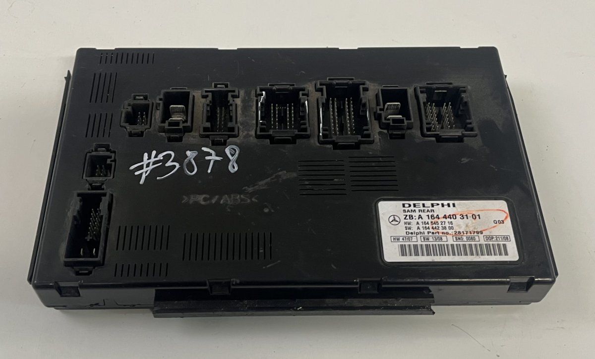 A1644403101 A1645452716 A1644423800 Fuse box MERCEDES-BENZ ML-CLASS (W164) (2005-2011)