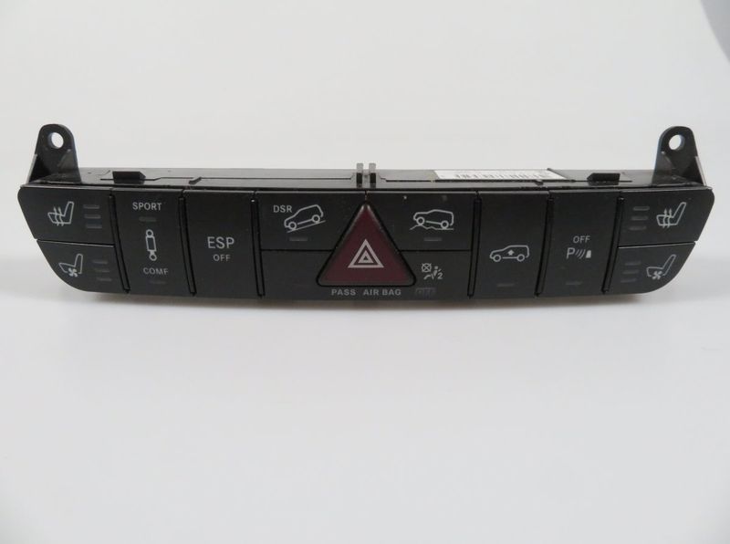 A1648709610 A16487096109174 A16487060109174 A1648706010 Превключвател за опасност MERCEDES-BENZ GL-CLASS (X164) (2006-2012)