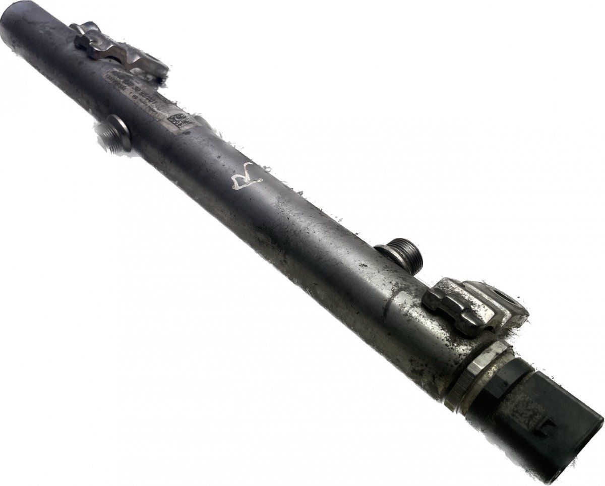 Fuel Distributor / fuel rail MERCEDES-BENZ CLS (C218) (2011-2017)