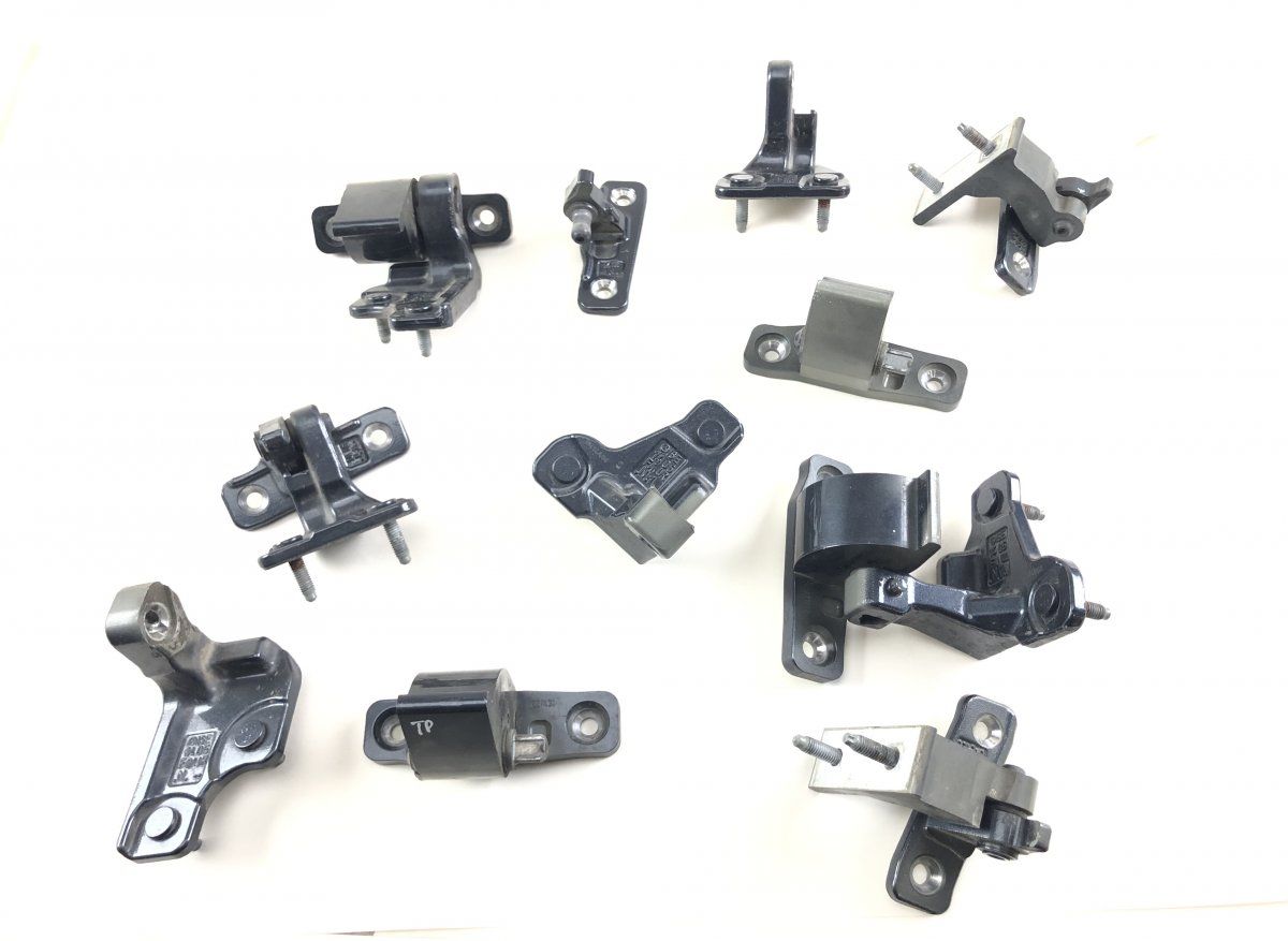A2057200337 Door Hinge Front Lower left MERCEDES-BENZ C-CLASS (W205) (2013-2021)
