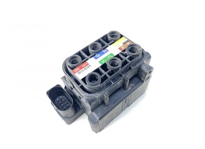 A2123200358 Air suspension valve block MERCEDES-BENZ C-CLASS (W205) (2013-2021)