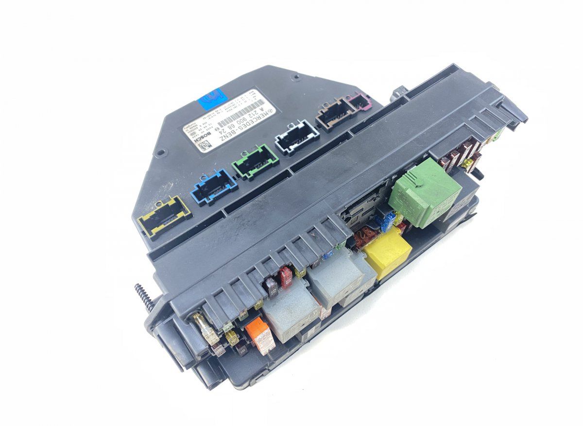 F005V01064 F005V01024 F005V01303 F005V01025 F005V01202 F005V01063 F005V01059 Fuse box MERCEDES-BENZ C-CLASS (W204) (2007-2013)
