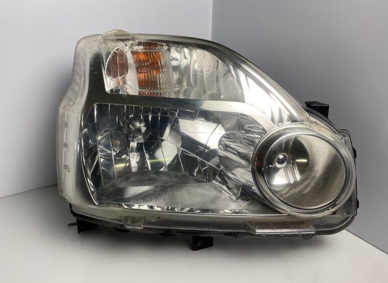 26075JG40A Фар десен NISSAN X-TRAIL II (T31) (2007-2013)