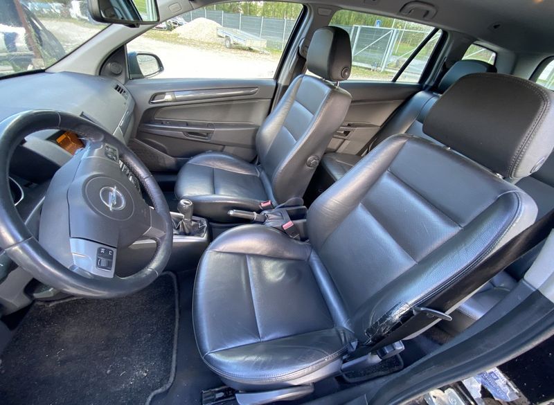 Set Of Seats OPEL ASTRA H (2004-2014)
