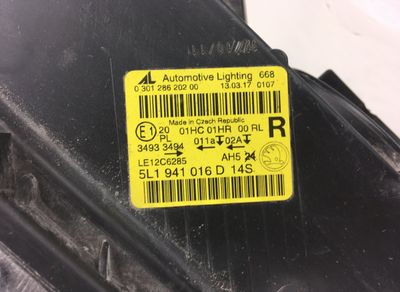 Headlight right SKODA YETI (5L) (2009-2017)