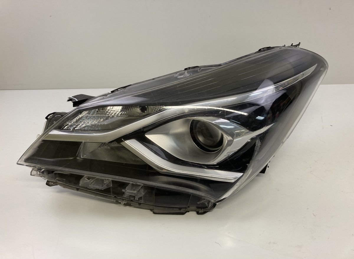 0D197 0D199 0D198 0D200 0D1970D198 0D1990D200 Headlight left TOYOTA YARIS III (XP130) (2010-2019)