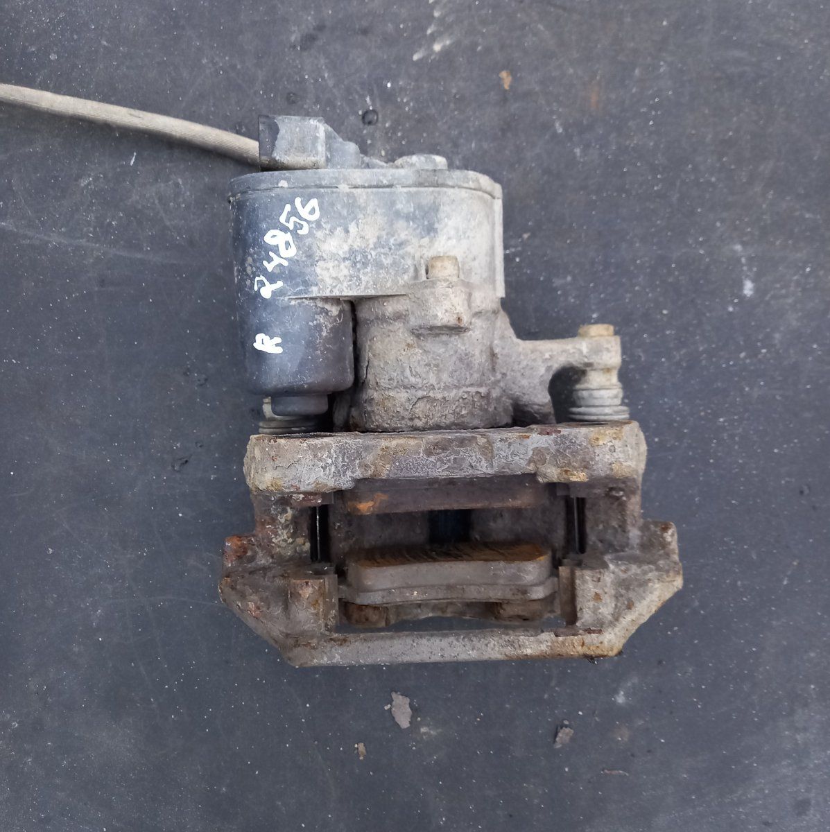 Brake caliper Front  right VOLVO XC70 II (2007-2016)