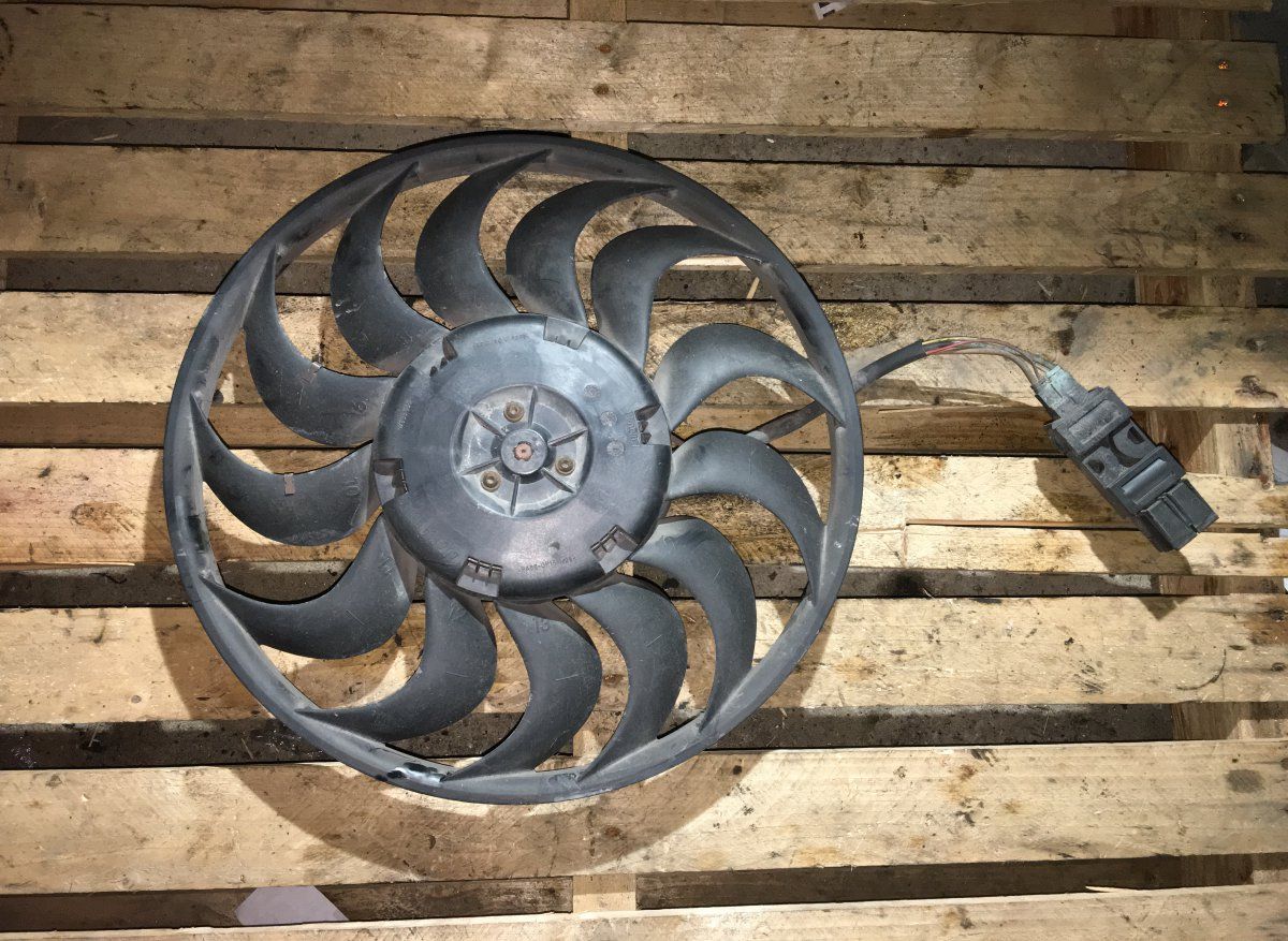 Radiator Fan Electric VOLVO V70 II / XC70 I (P80) (2000-2007)
