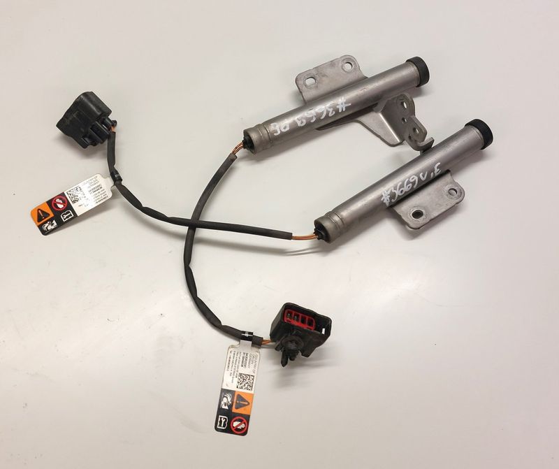 31688050 31688051 34203223C 312949928 34203222C 312949928 Set of bonnet (hood) actuators  VOLVO S90 / V90 (2016-)