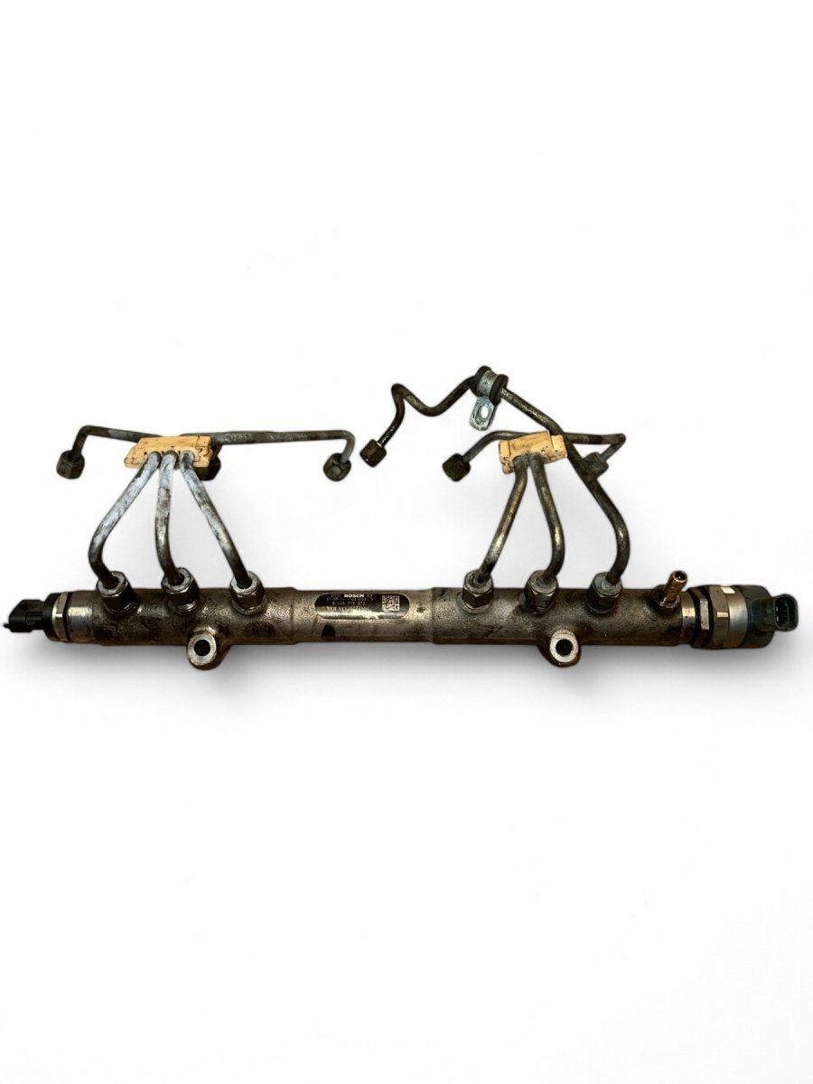0445215023 30777554 31259011 Fuel Distributor / fuel rail VOLVO S80 II (AS) (2006-2016)