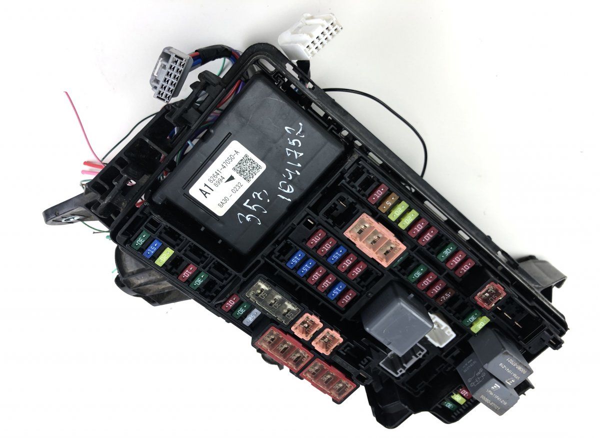 82662F4020 Fuse box TOYOTA C-HR I (AX10, AX50) (2016-2023)