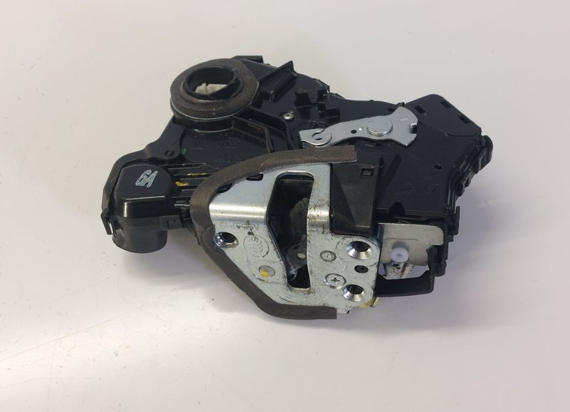 A084219 Брава на врата предна лява TOYOTA AURIS (E18) 2012-2018