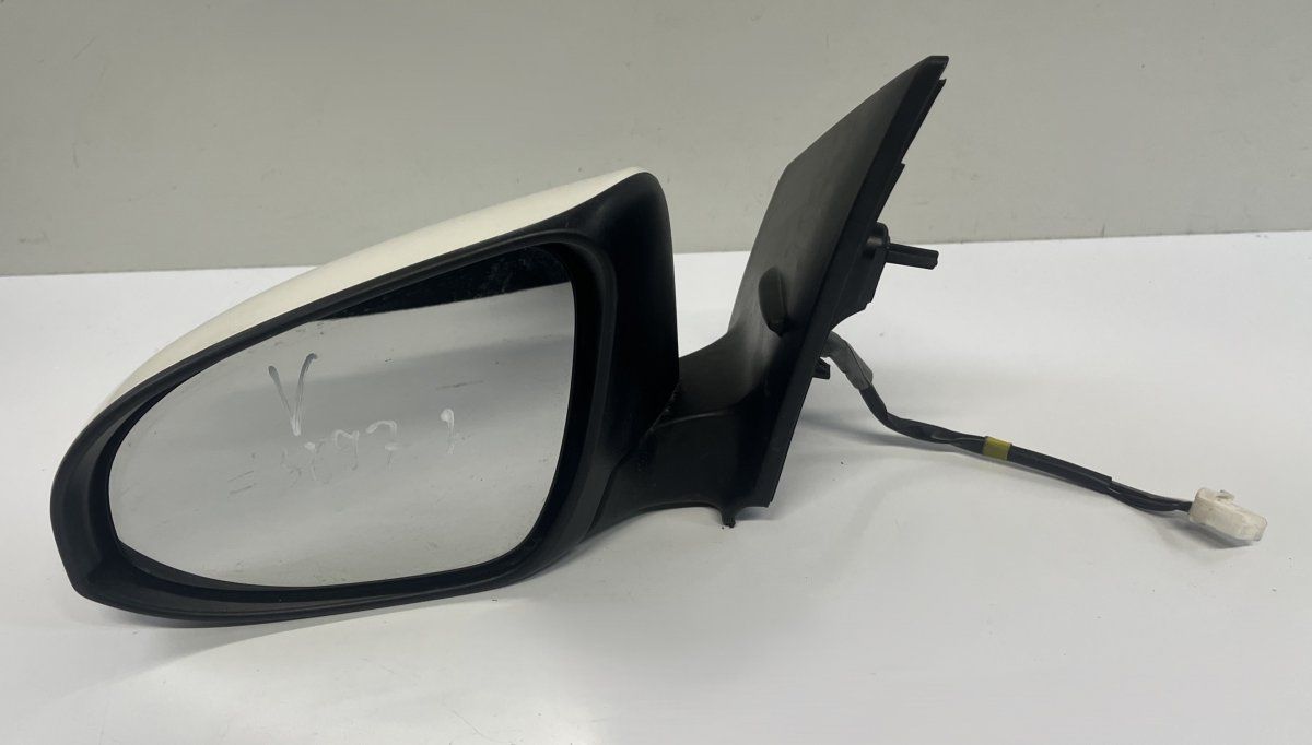 8794002620 Mirror left TOYOTA AURIS (E18) 2012-2018