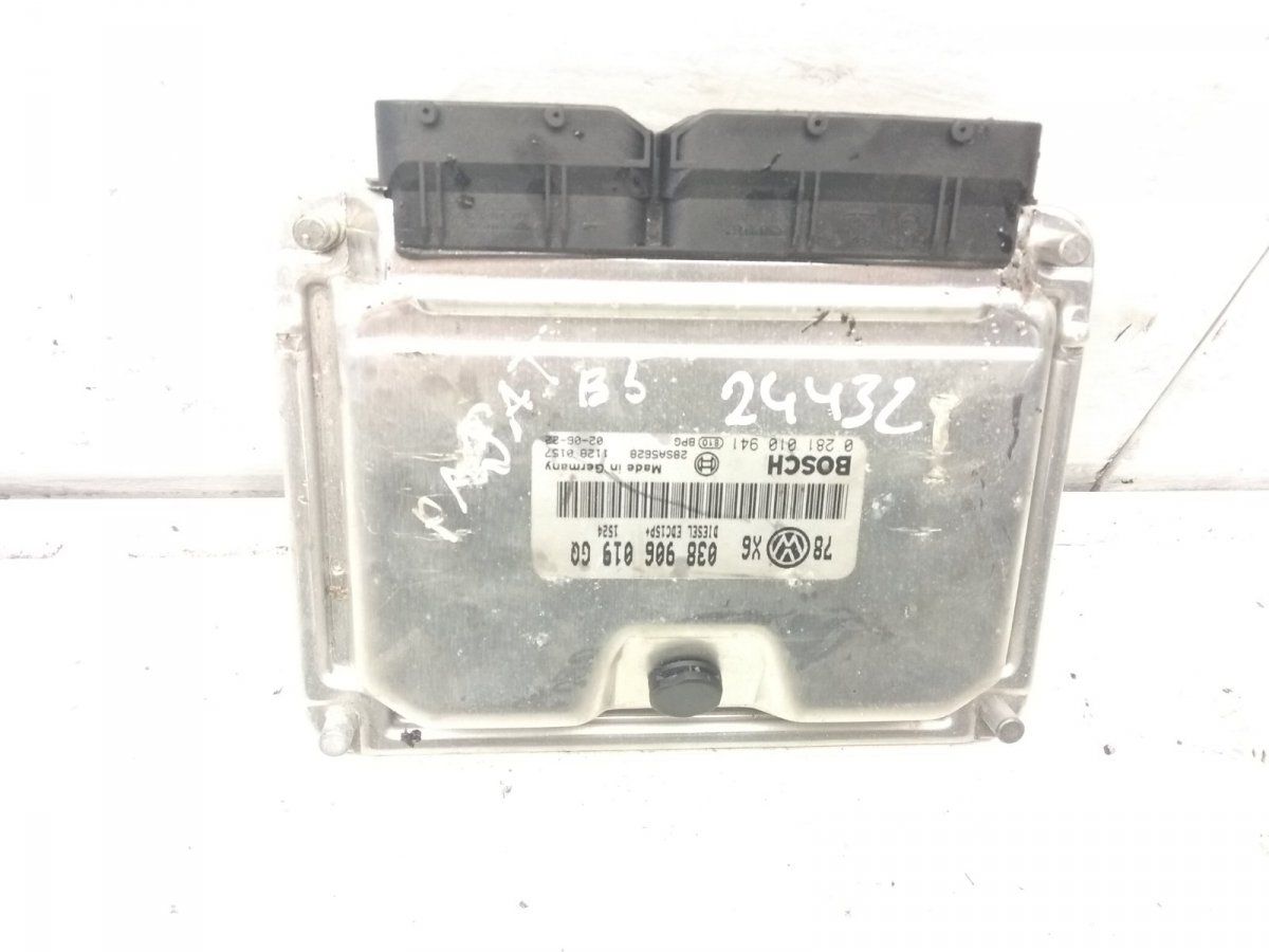 Engine Control Unit / module (ECU) VW PASSAT B5 (3B3) (2000-2005)