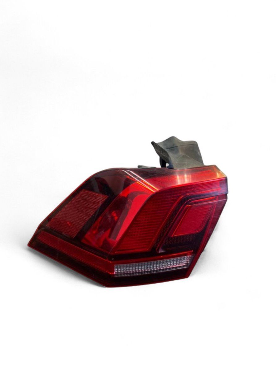 5NA945095C 5NA945095E Tail light left VW TIGUAN II (AD, BW) (2016-2024)