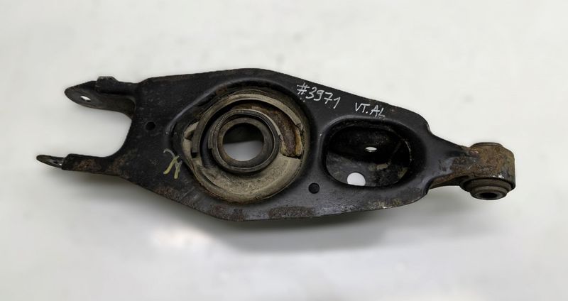 4782598AF Rear Axle Track Control Arm lower left CHRYSLER 300C II (2010-2023)