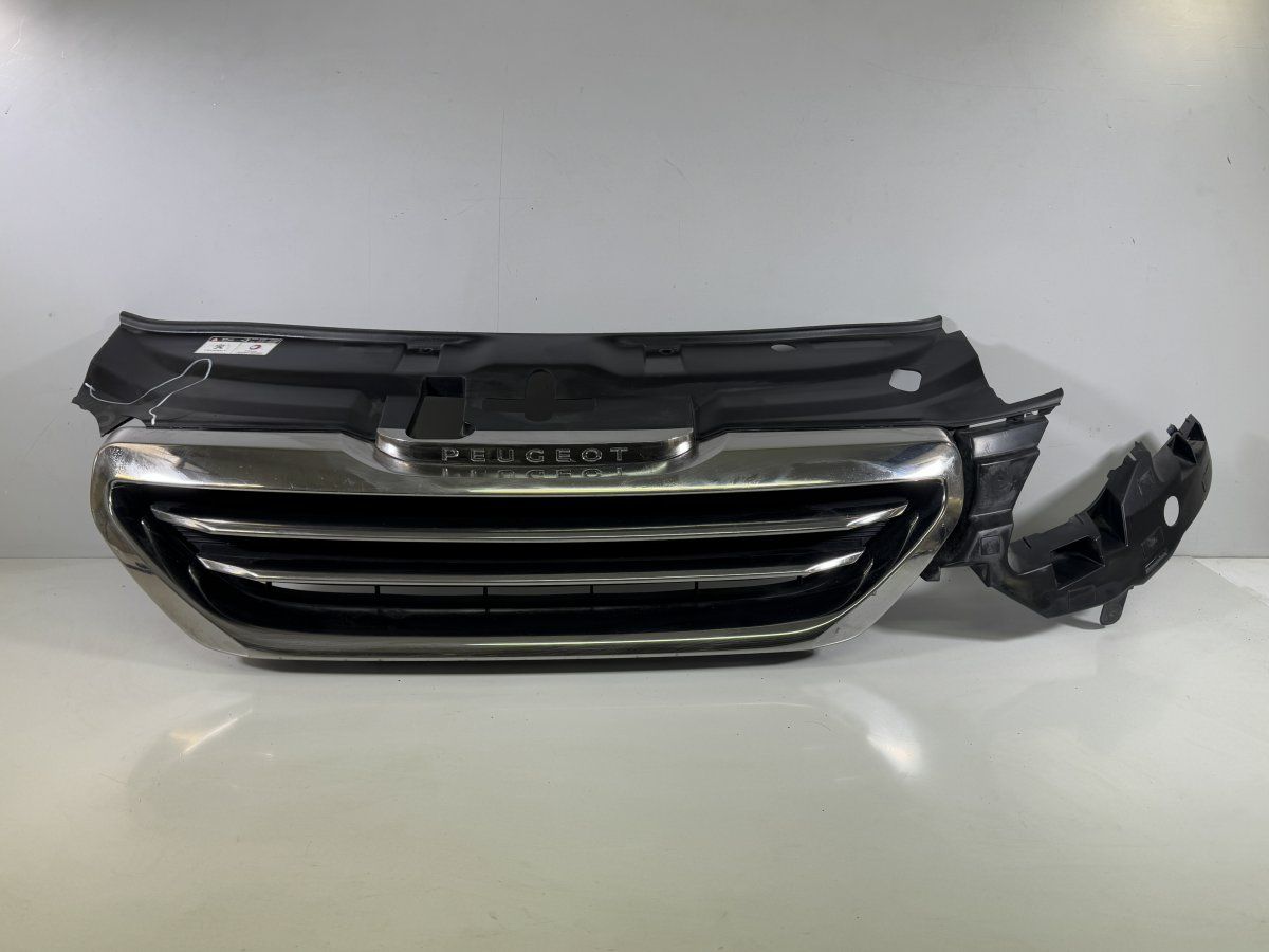 9678490677 Radiator Grille PEUGEOT 2008 I (A94) (2013-2019)