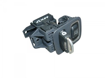 AH4N15607AE Ignition switch lock (ignition barrel) VOLVO XC70 II (2007-2016)
