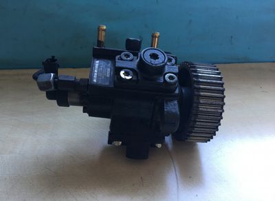 Fuel injection pump, diesel OPEL VECTRA C (2002-2010)