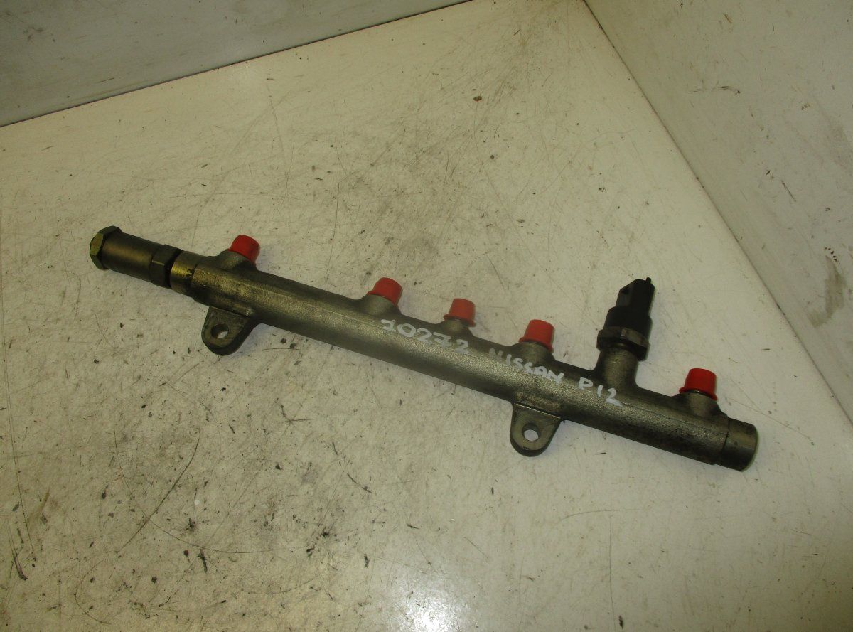 0445214024 Fuel Distributor / fuel rail NISSAN PRIMERA (P12) (2002-2008)