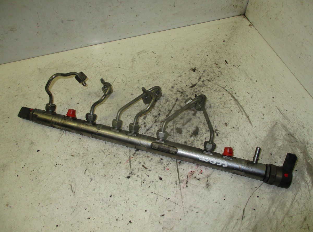 0445216031 0281002949 Fuel Distributor / fuel rail BMW 5 (F10, F11) (2010-2017)