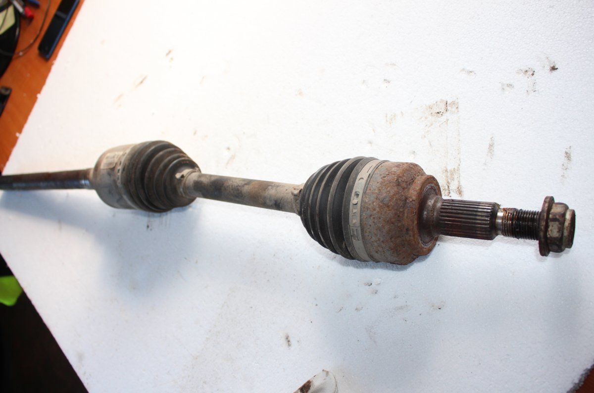 Drive Shaft Front Right                                    JEEP GRAND CHEROKEE III (WH) (2005-2010)