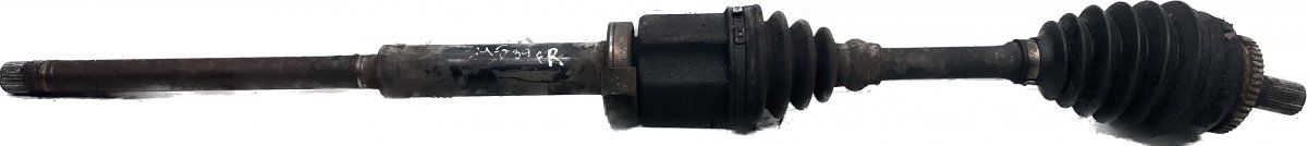 Drive Shaft Front Right                                    VOLVO V70 II / XC70 I (P80) (2000-2007)